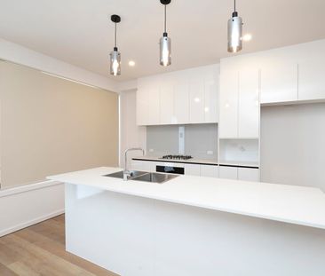Modern Townhouse Living at Its Finest! - Photo 5