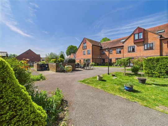 Sharman Beer Court, Thame, Oxfordshire, OX9 - Photo 1