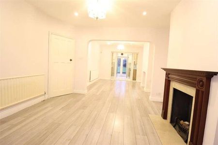 Grange Hill, Edgware, HA8 - Photo 2