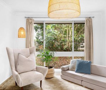 Charming Berry Home: Affordable Living Awaits - Photo 3