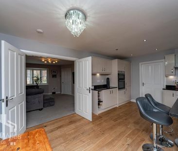 3 bedroom detached house to rent - Photo 2