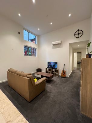 1/8 Short Street, Northcote VIC 3070 - Photo 1