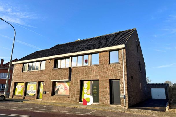 Zeer ruim appartement met 3 slaapkamers en garagebox - Photo 1