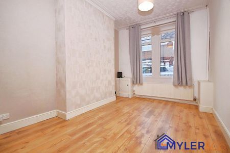 2 bedroom terraced house to rent - Photo 4