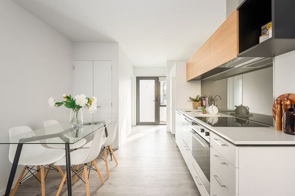 Central city, low maintenance townhouse - Photo 1