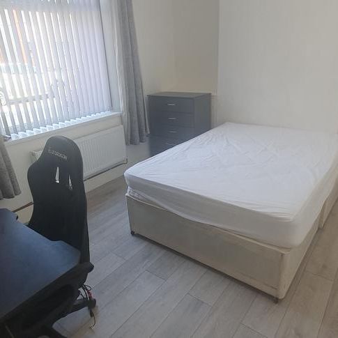 4 bedroom house to rent - Photo 1