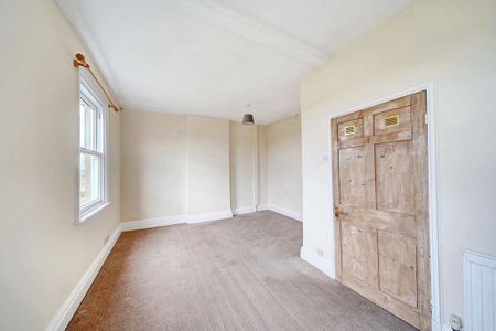 3 bedroom detached house to rent - Photo 4