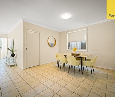 STYLISH BRICK HOME WITH SPACE, COMFORT & LOCATION - Photo 4