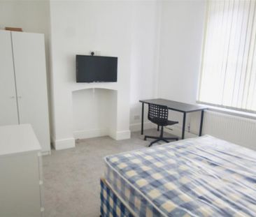 3 bedroom flat to rent - Photo 5