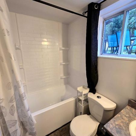 Superbe 3 ½ fraîchement rénové avec entrée privée – Secteur paisible à Terrebonne - Photo 4