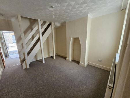2 bedroom terraced house to rent - Photo 3