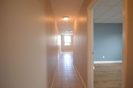 For Lease - 64 Holland Street Unit# Upper 1, Bradford West Gwillimbury, Ontario - Photo 5