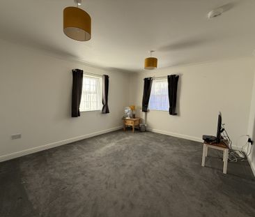 Pluto Way, Aylesbury - Photo 1