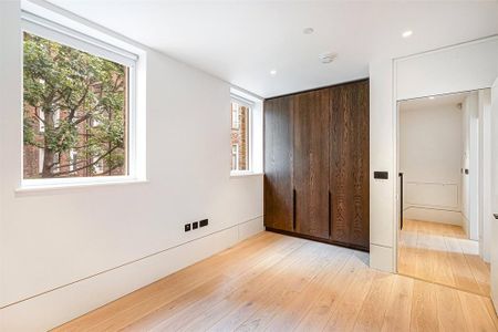 4 bedroom mews to rent - Photo 4