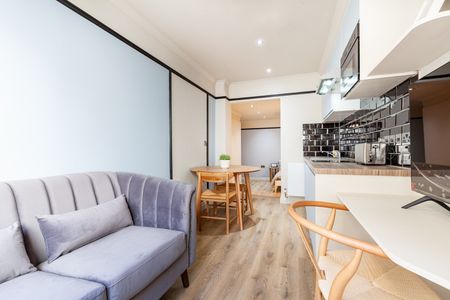 1 Bed Flat, Kensington Gardens Square, W2 - Photo 2