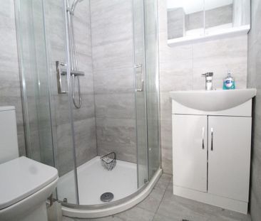 3 bedroom semi-detached house to rent - Photo 4