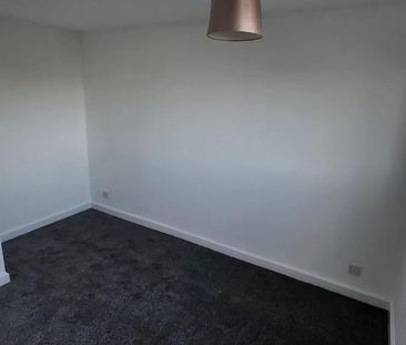 2 bedroom semi-detached house to rent - Photo 4