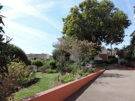 Location Appartement 2 pièces 39m² ROQUEBRUNE CAP MARTIN 06190 - Photo 2