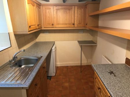 3 bedroom semi-detached house to rent - Photo 5