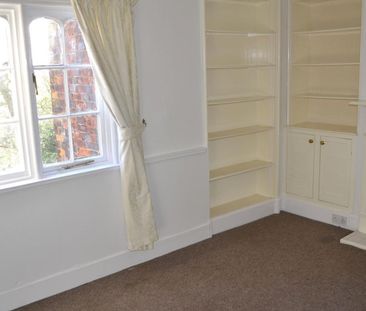 Flat 4 Tall Chimneys, Vicarage Lane - Photo 5