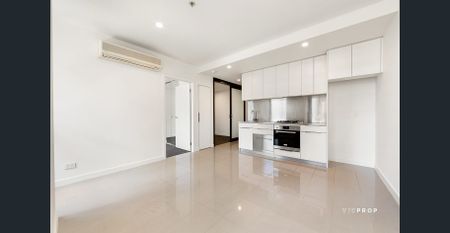 RENOVATED! CBD AT YOUR DOOR STEP – CITY VISTAS! - Photo 3