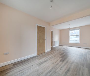 3 bedroom terraced house to rent - Photo 6