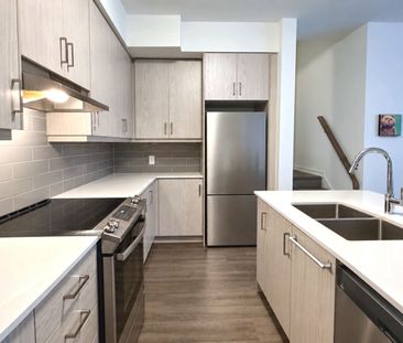For Lease - 10 Almond Blossom Mews Unit# 99, Vaughan, Ontario - Photo 2