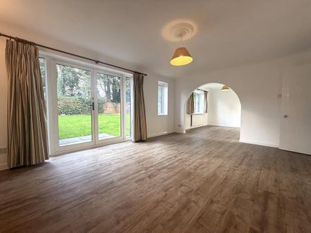 5 bedroom detached house to rent - Photo 2