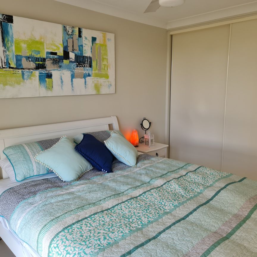 Broadbeach - Photo 1