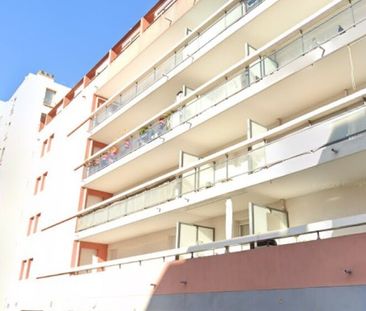 Location Appartement 3 pièces 67m² MARSEILLE 10ème - Photo 5