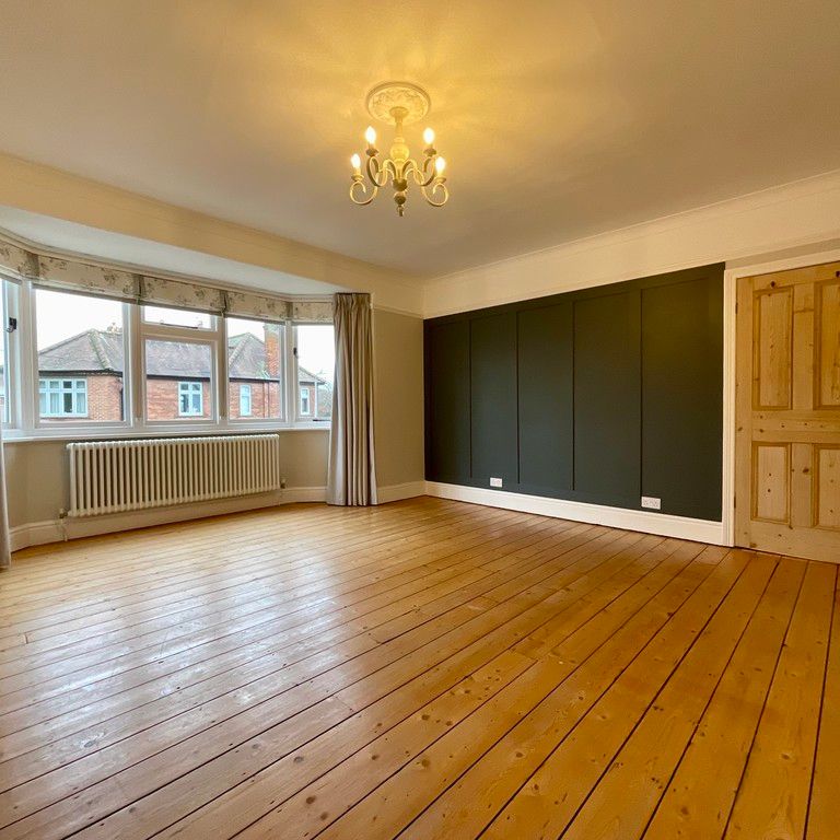 4 bedroom Semi-Detached House to let - Photo 1