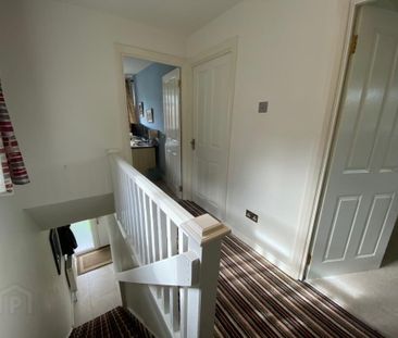 66 Woodview Crescent, Lisburn, BT28 1LF - Photo 3