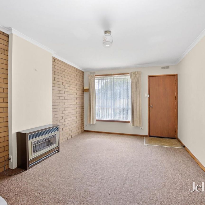 Ideal Single Bedroom in Quite Complex - Photo 1