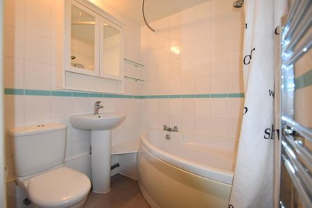 Horton Road, Datchet, Slough,SL3 - Photo 2