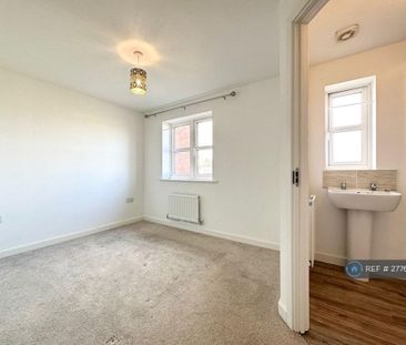 3 bedroom semi-detached house to rent - Photo 4