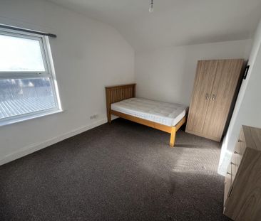 1 bedroom in a house share to rent - Photo 1