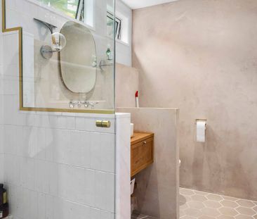 "Stylish 2-Bedroom Apartment in Kaiwharawhara – Id - Photo 4