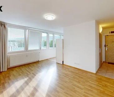 Pronájem bytu 1+kk v žádané lokalitě Praha 8 – Karlín, ul. Nekvasilova - Photo 1