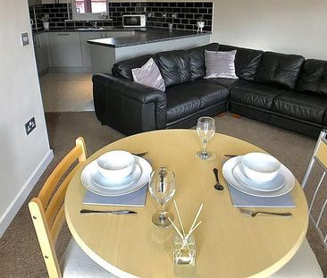 1 bedroom in a flat share to rent - Photo 2