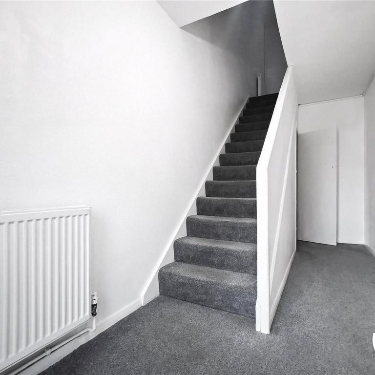 2 bedroom maisonette to rent - Photo 1