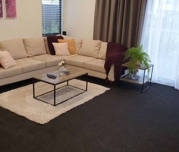 Beautiful Family Home - Photo 3