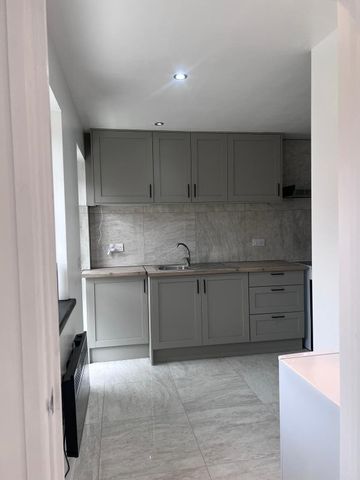 1 Bed Flat, Beehive Lane, IG1 - Photo 4