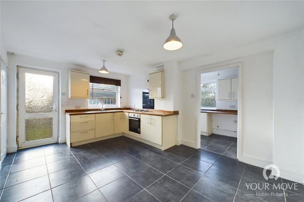 3 bedroom semi-detached house to rent - Photo 1