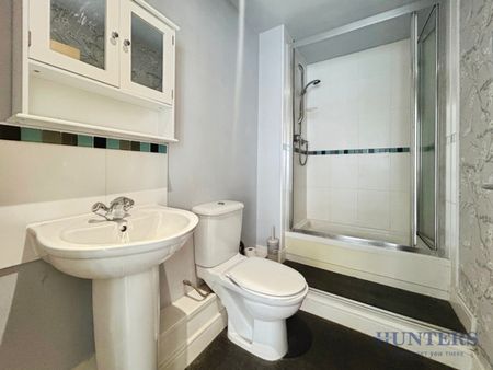 2 bedroom Flat To Let Total Size: 765 SQ FT - Photo 2