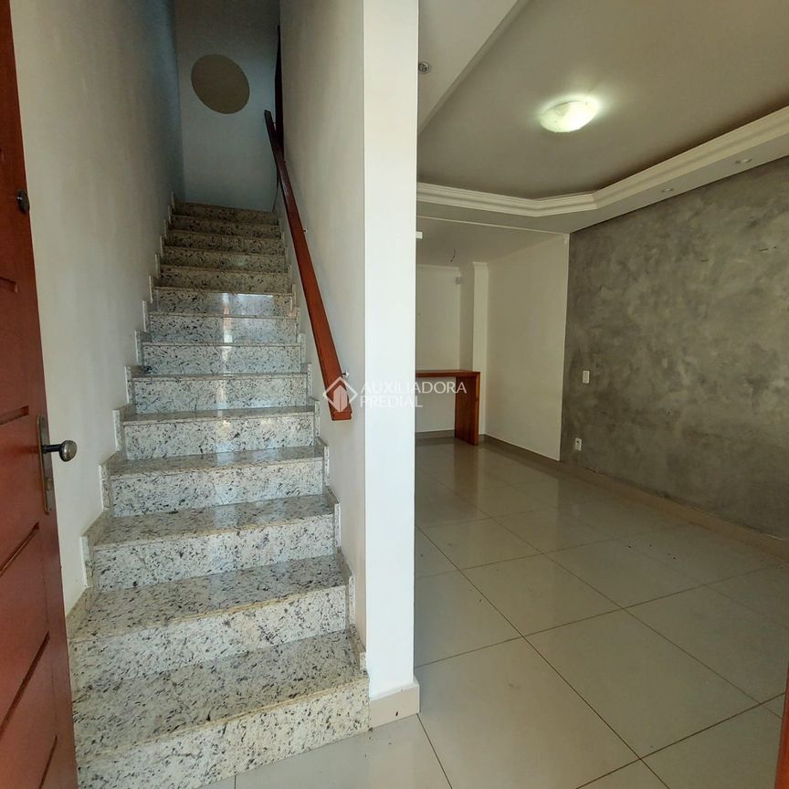 Casa com 2 quartos e 66m² para alugar em São José, Canoas. - Photo 1