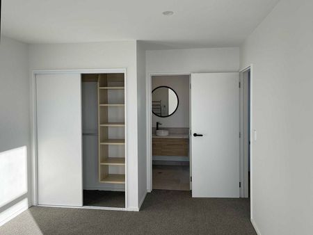 Townhouse, Riccarton - Furnished or Unfurnished - Photo 3