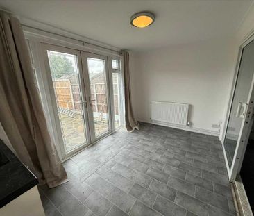 4 bedroom property to rent - Photo 2