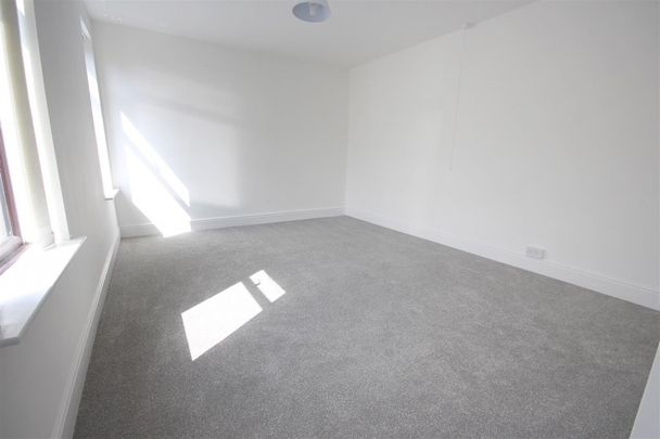 3 Bedroom House - Terraced To Let - Photo 1