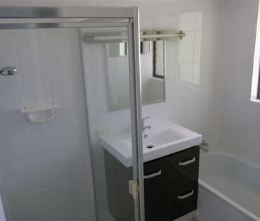 Beachside Bliss - Ground Floor 3-Bedroom Unit at Buddina Beach - Photo 3