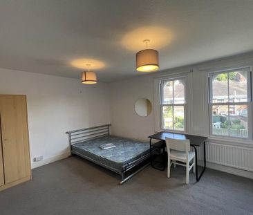 5 bedroom terraced house to rent - Photo 5